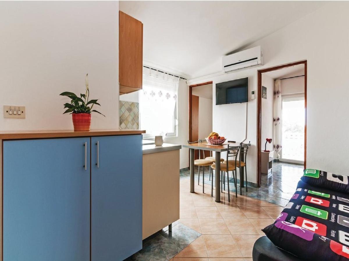 Apartments Hak Vir Exterior photo
